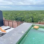 Luxury 3bd With Balcony And Rooftop Pool Apartamento