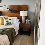 Luxury 3bd With Balcony And Rooftop Pool *