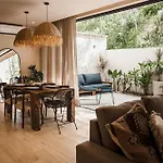 Ka\'Ana Condo
