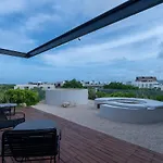 New Bamboo K'iin Jacuzzi & Pool