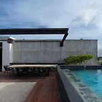 New Bamboo K'iin Jacuzzi & Pool