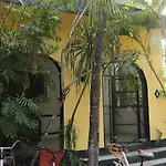 Oryx Hostel *