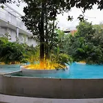 New Bamboo Serena Pool & Jacuzzi