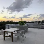 New Bamboo Serena Pool & Jacuzzi