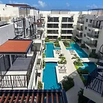 Apartamento Luxe Jungle Retreat With Private Terrace & Jacuzzi In Aldea Zama