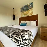 Luxe Jungle Retreat With Private Terrace & Jacuzzi In Aldea Zama Apartamento Tulum