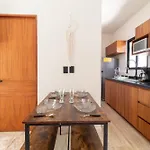With Private Rooftop In Tulum, 2 Br Apartamento