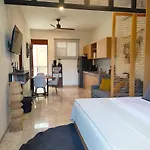 Tropical Escape In A Cozy Paam Cheel