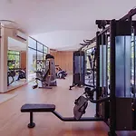 1-bd With Ocean View Rooftop Pool