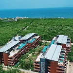 1-bd With Ocean View Rooftop Pool Apartment