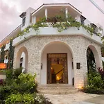 Livetulum Apartahotel 4*