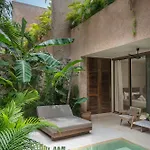 Apartment Jungle Apt, Private Pool & Security 24