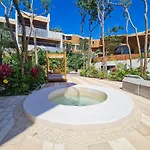 Secluded Jungle Free Access To Club *
