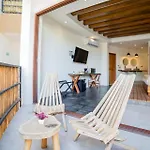 Secluded Jungle Free Access To Club Apartamento