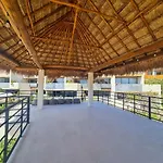 Apartamento Secluded Jungle Free Access To Club