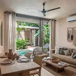 Apartment Jungle Apt, Private Pool & Security 24