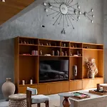 Сasa de vacaciones Brutalist 7br Masterpiece Design, Luxury Pool *