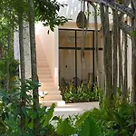 La Linda Luxury Two Story Huge Terrace Next To The Pool *