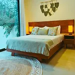Apartment La Linda Luxury Two Story Huge Terrace Next To The Pool