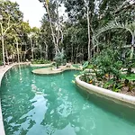 Full Private Pool, 1 Bed, 1 Sofa, 1 Inflatable Apartamento *