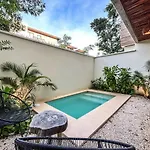 Full Private Pool, 1 Bed, 1 Sofa, 1 Inflatable Apartamento