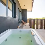 Exclusive Jungle Walking 2 Private Terrace Apartment