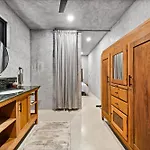 Casa Halo - Mansion, Nightclub, Pool, Sonos, Gated, Staff *