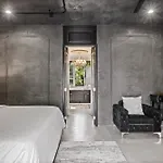 Casa Halo - Mansion, Nightclub, Pool, Sonos, Gated, Staff