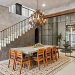Casa Halo - Mansion, Nightclub, Pool, Sonos, Gated, Staff