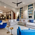 Casa Halo - Mansion, Nightclub, Pool, Sonos, Gated, Staff *