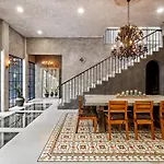 Casa Halo - Mansion, Nightclub, Pool, Sonos, Gated, Staff
