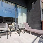 Stylish 2br Free Club