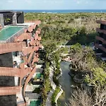 Ocean View 2Bdr Luxury Condo - Free Beach Club