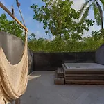 Modern Design Sunny Vibes In Prime Amira District Apartamento
