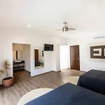 La Veleta Hotel - Pool Access Room