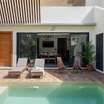 Luxury Jungle With Private Pool & Concierge Villa *