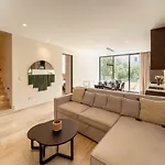 Sleek Penthouse Escape With Rooftop Pool Apartamento Tulum