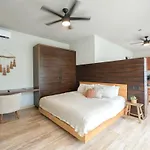 Elegant - Holistika Sanctuary - Chic & Luxury Apartment