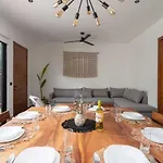 Luxury Jungle With Private Pool & Concierge Villa