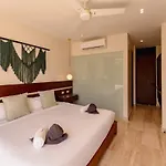 Sleek Penthouse Escape With Rooftop Pool Tulum