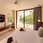Sleek Penthouse Escape With Rooftop Pool
