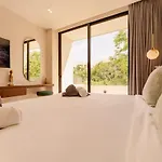 Sleek Penthouse Escape With Rooftop Pool Apartamento *