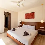 Sleek Penthouse Escape With Rooftop Pool * Tulum