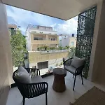 With Balcony In The Downtown, Wifi 150mb, Laundry And Parking Free *