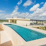 Luxurious 6 Minutes From The *