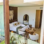 Luxurious 6 Minutes From The *