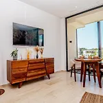 Luxurious 6 Minutes From The