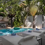 Wonderful Tropical 3br, Garden, Private Pool.