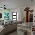 Wonderful Tropical 3br, Garden, Private Pool.