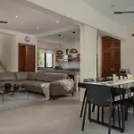 Wonderful Tropical 3br, Garden, Private Pool. Villa